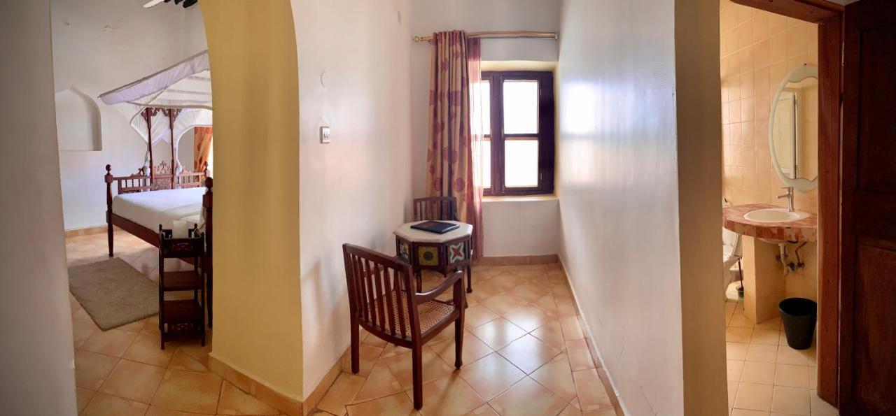 Bed & Breakfast Stone Town Cafe